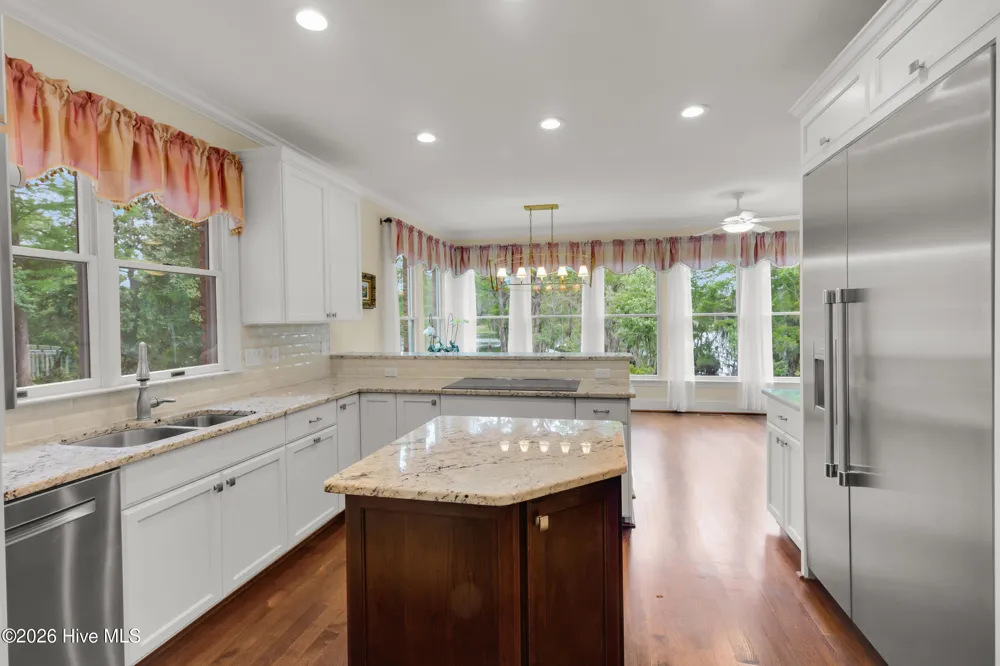 611 Creekwood Drive Trent Woods, NC 28562