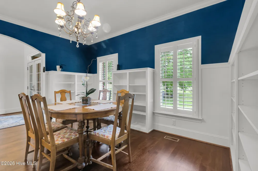 611 Creekwood Drive Trent Woods, NC 28562