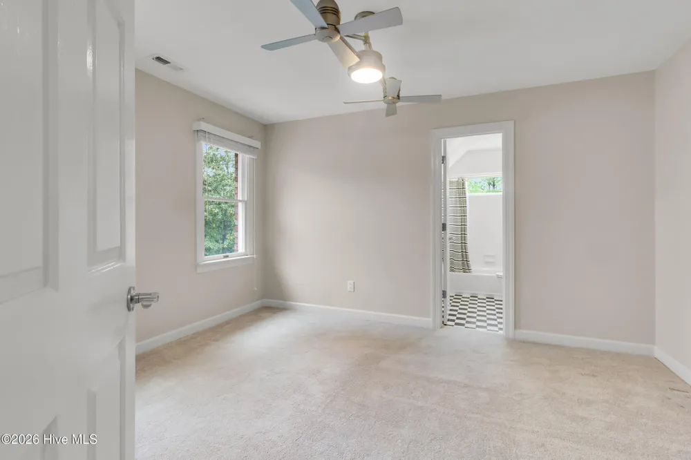 611 Creekwood Drive Trent Woods, NC 28562
