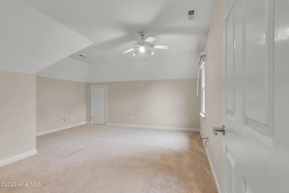 611 Creekwood Drive Trent Woods, NC 28562