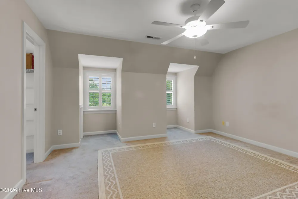 611 Creekwood Drive Trent Woods, NC 28562