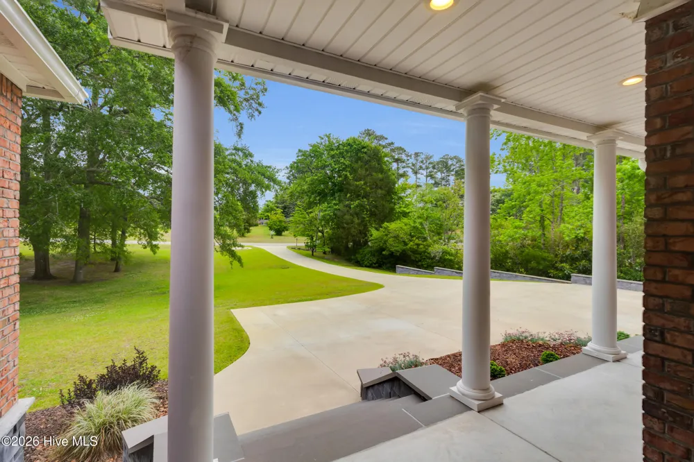 611 Creekwood Drive Trent Woods, NC 28562