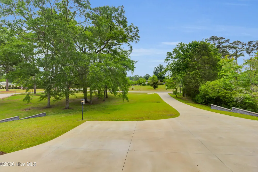 611 Creekwood Drive Trent Woods, NC 28562