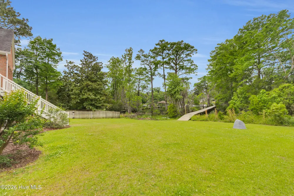 611 Creekwood Drive Trent Woods, NC 28562
