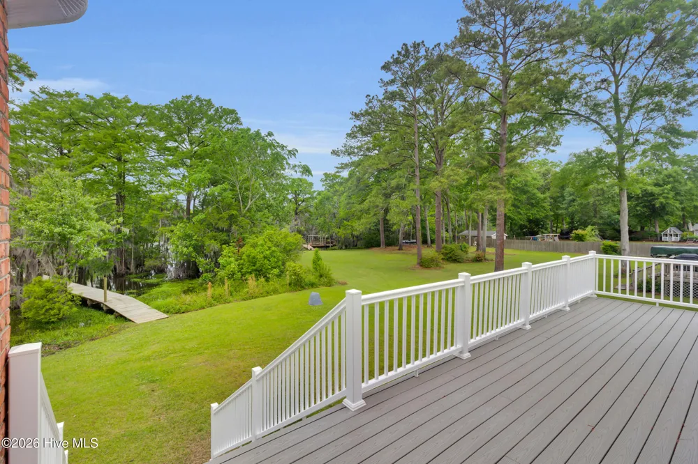 611 Creekwood Drive Trent Woods, NC 28562