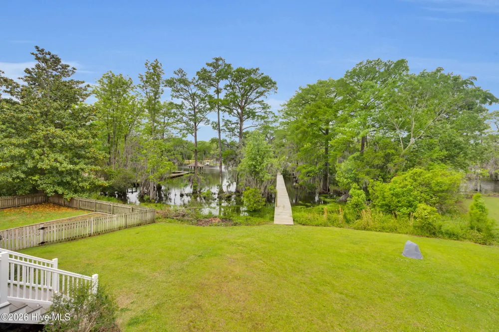 611 Creekwood Drive Trent Woods, NC 28562