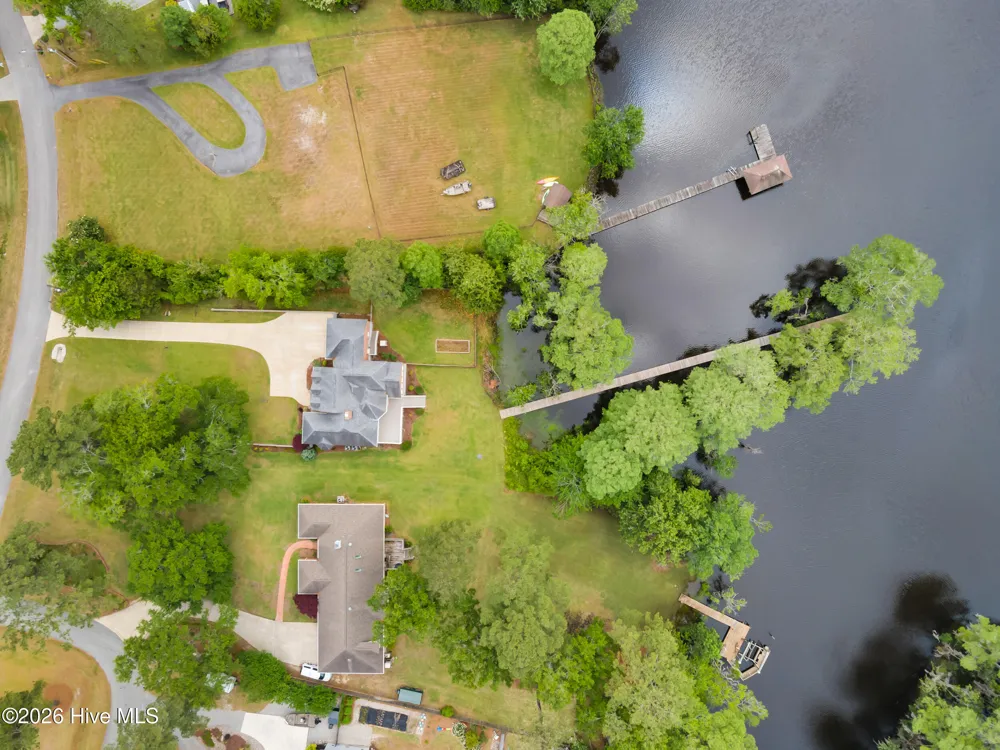 611 Creekwood Drive Trent Woods, NC 28562