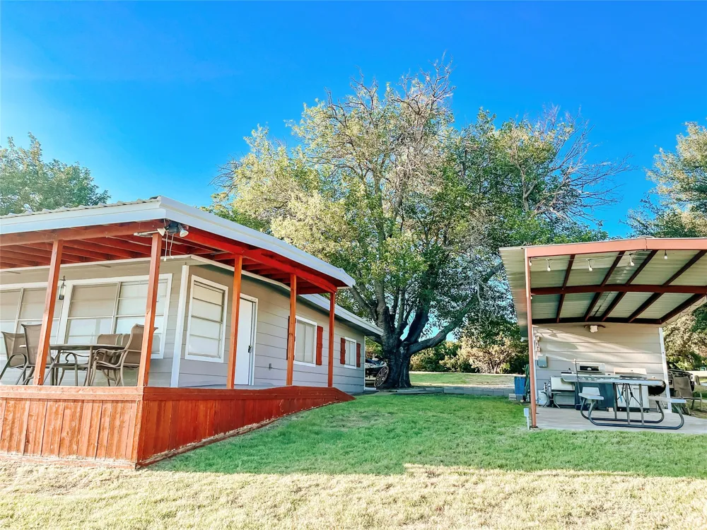 2037 Harris Drive Graford, TX 76449