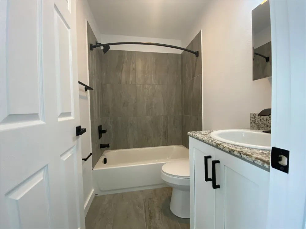 340 Sunnyside Drive #B Trenton, TX 75490