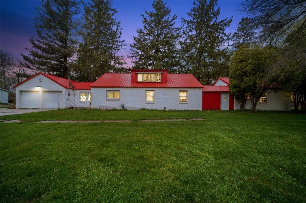 5599 Howard City Edmore Road Vestaburg, MI 48891