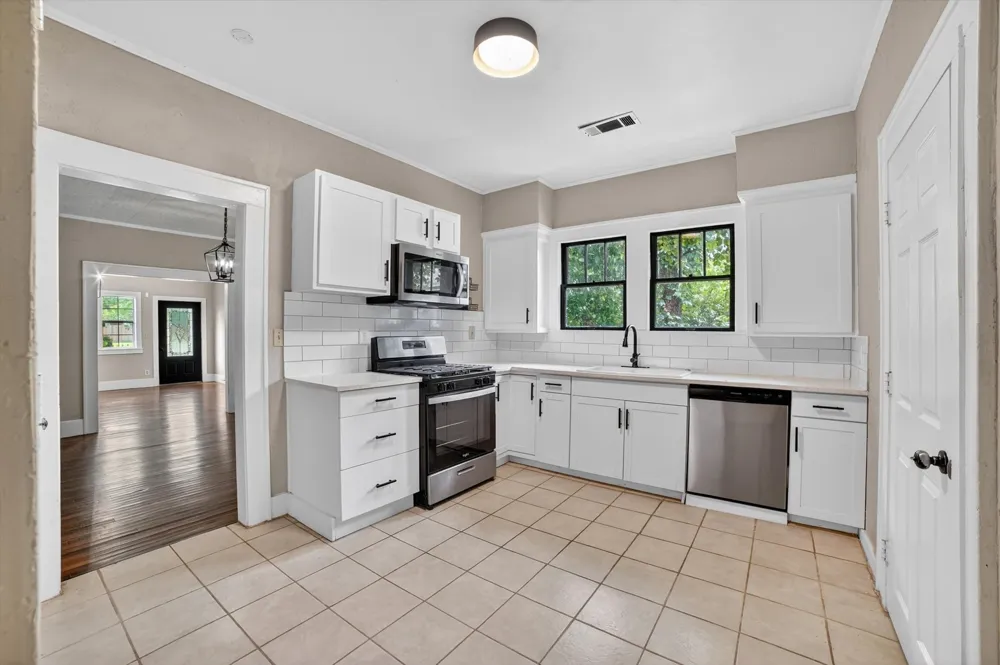 504 W Grove Street Kaufman, TX 75142