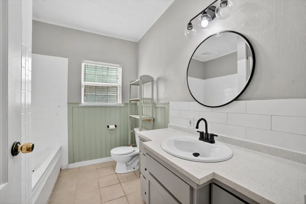 504 W Grove Street Kaufman, TX 75142