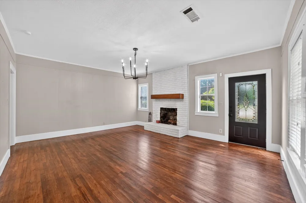 504 W Grove Street Kaufman, TX 75142