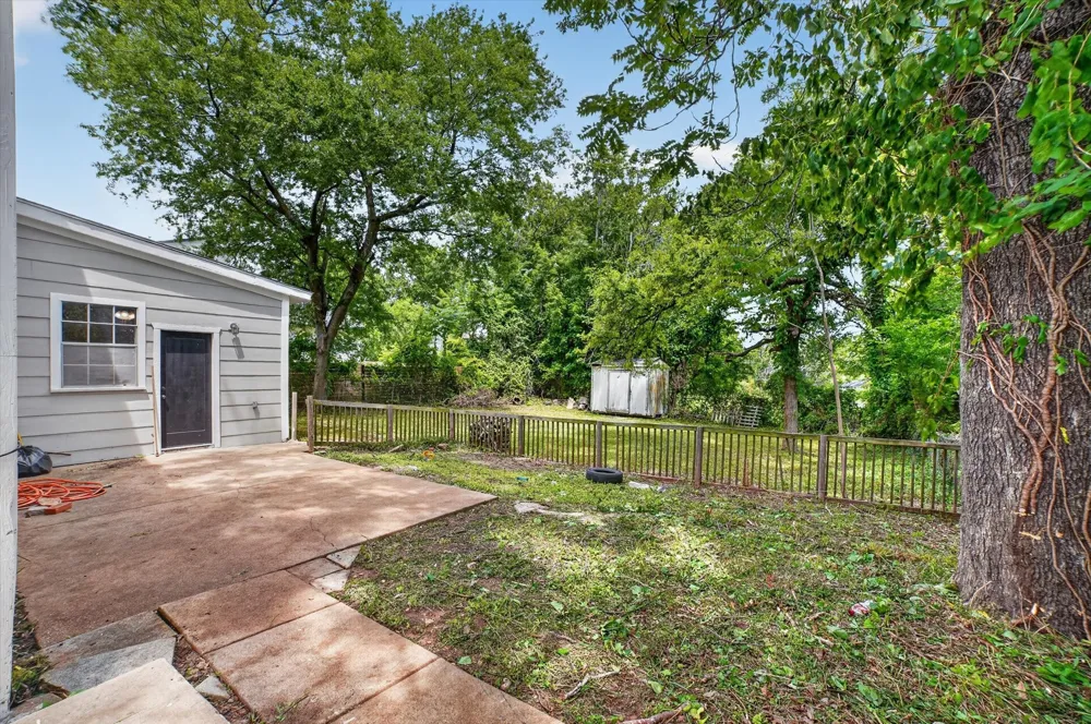 504 W Grove Street Kaufman, TX 75142