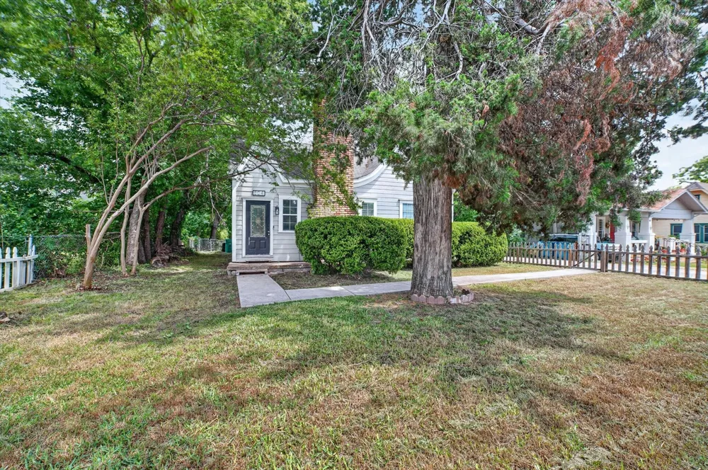 504 W Grove Street Kaufman, TX 75142