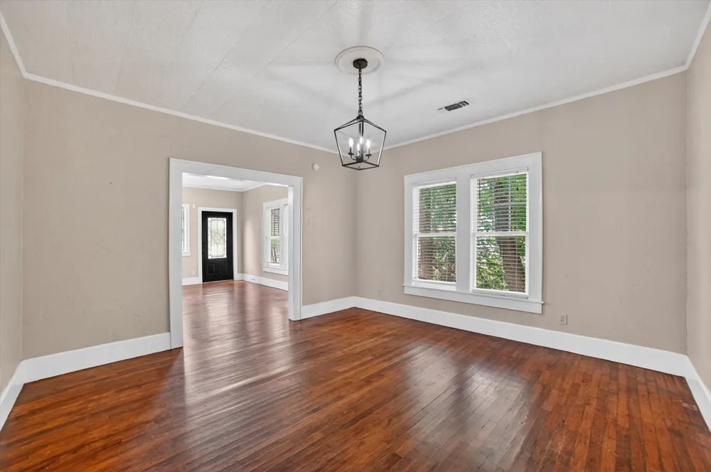504 W Grove Street Kaufman, TX 75142