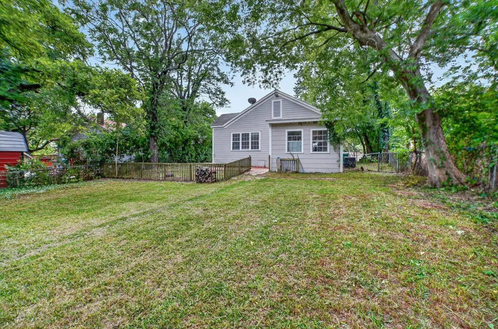 504 W Grove Street Kaufman, TX 75142
