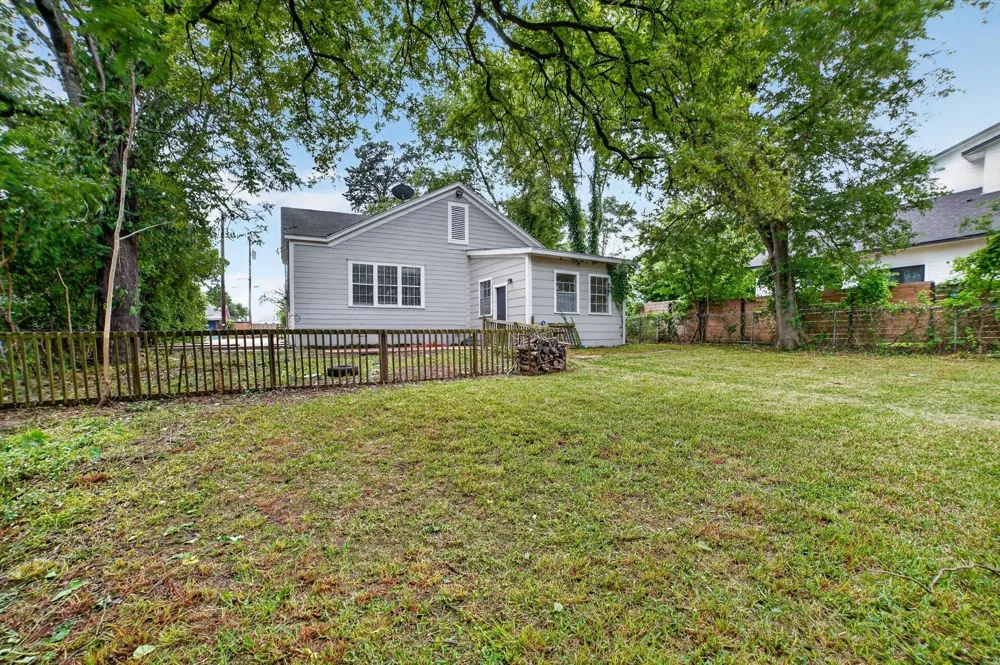504 W Grove Street Kaufman, TX 75142