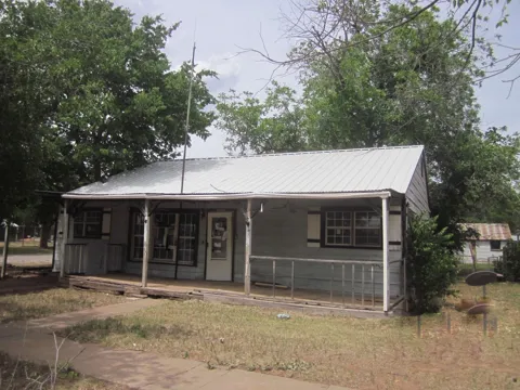 401 Avenue F SE