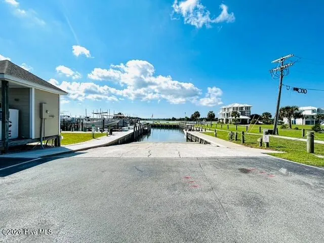 650 Cedar Point Boulevard #F5 Cedar Point, NC 28584