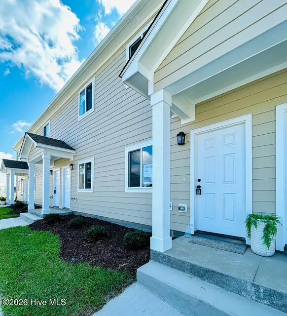 650 Cedar Point Boulevard #F5 Cedar Point, NC 28584