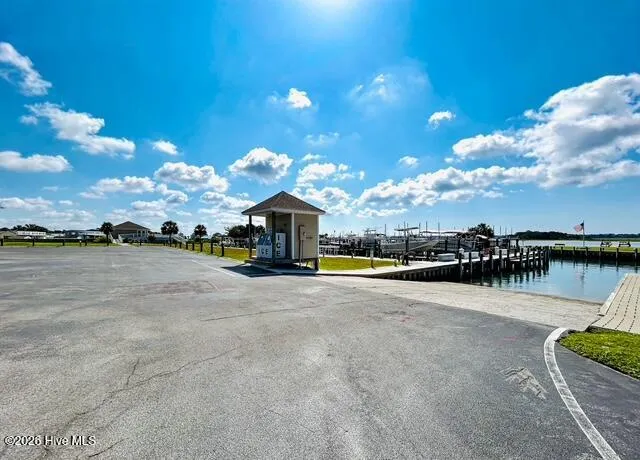 650 Cedar Point Boulevard #F5 Cedar Point, NC 28584