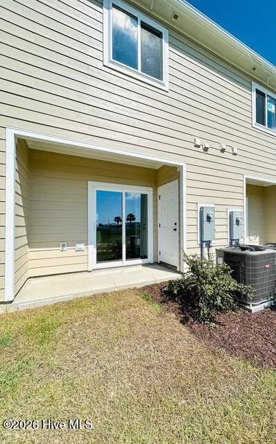 650 Cedar Point Boulevard #F5 Cedar Point, NC 28584