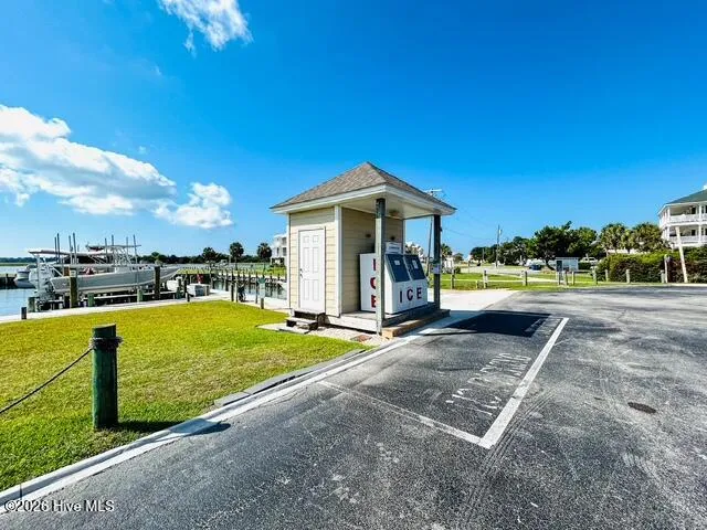 650 Cedar Point Boulevard #F5 Cedar Point, NC 28584