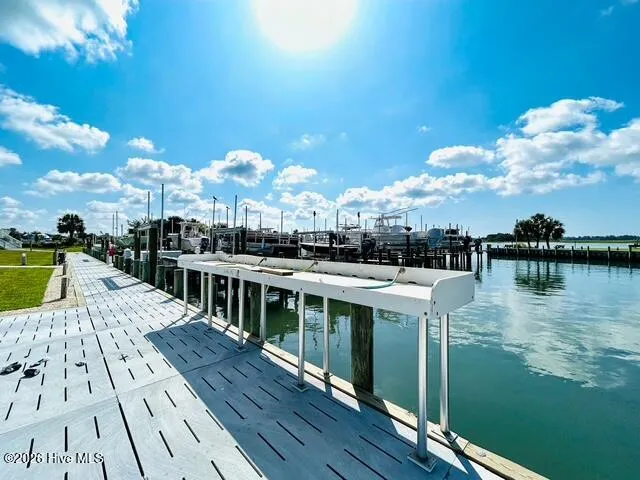 650 Cedar Point Boulevard #F5 Cedar Point, NC 28584
