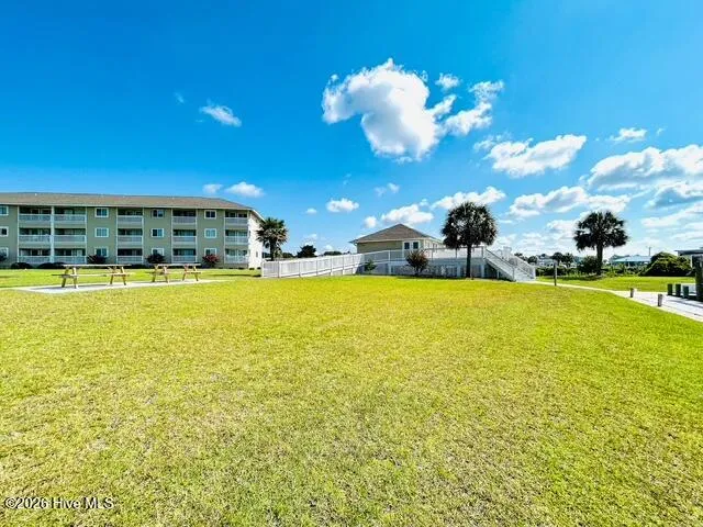 650 Cedar Point Boulevard #F5 Cedar Point, NC 28584