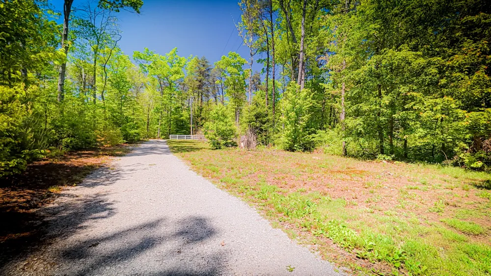 506 Dollar Dr Altamont, TN 37301