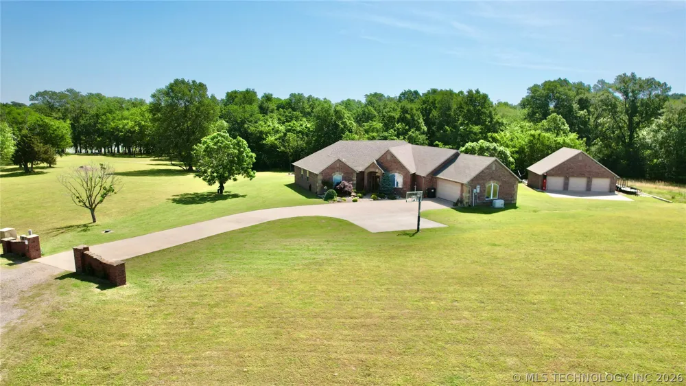 418970 E 1152 ROAD Checotah, OK 74426