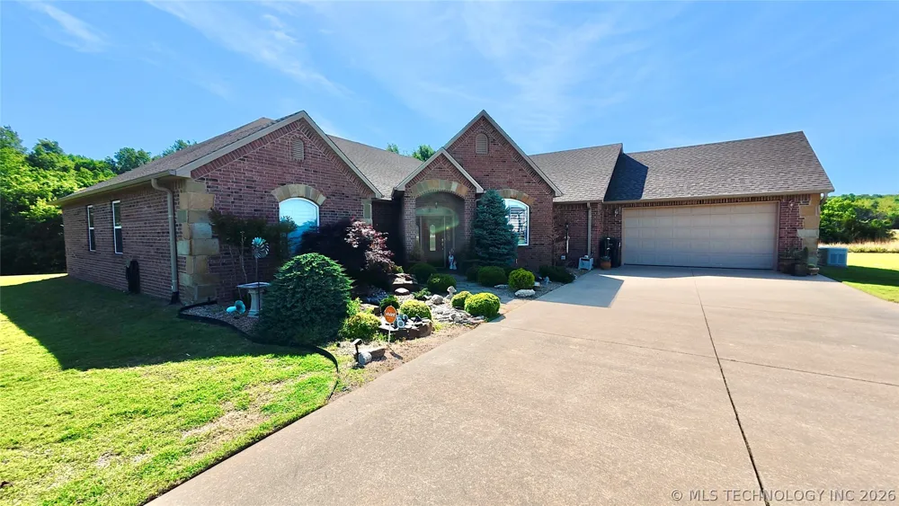 418970 E 1152 ROAD Checotah, OK 74426