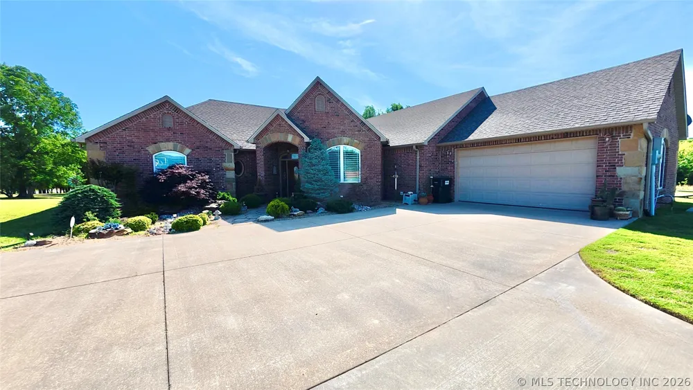 418970 E 1152 ROAD Checotah, OK 74426