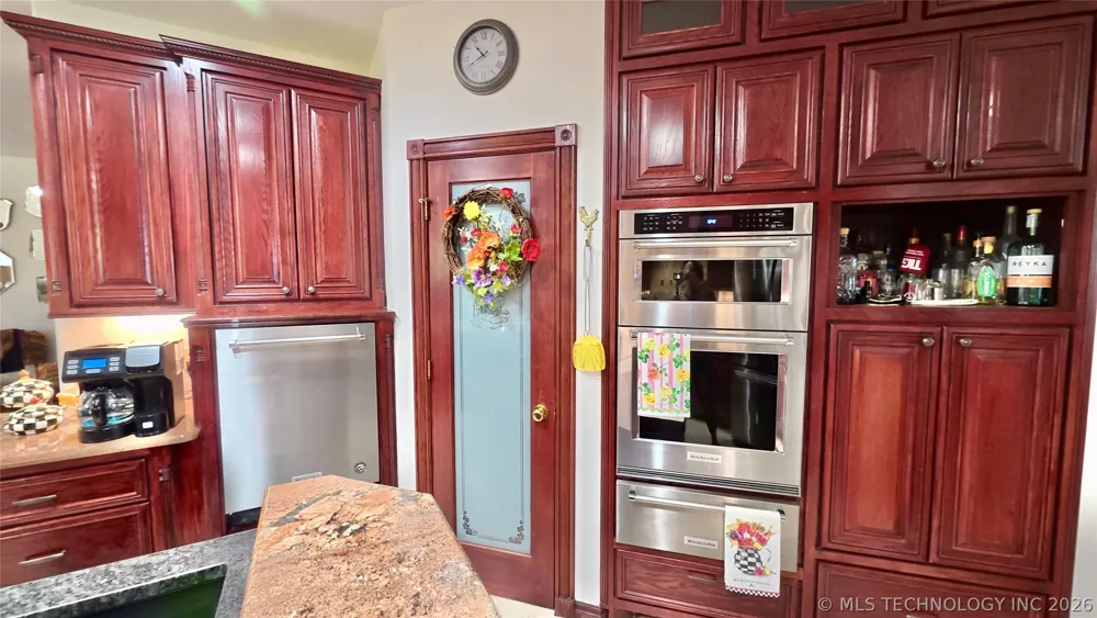 418970 E 1152 ROAD Checotah, OK 74426