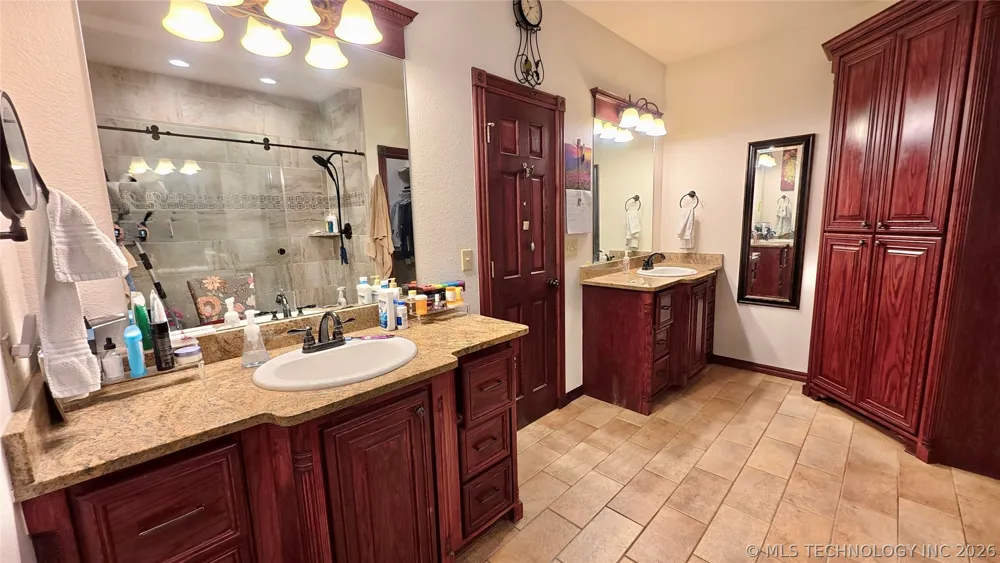 418970 E 1152 ROAD Checotah, OK 74426