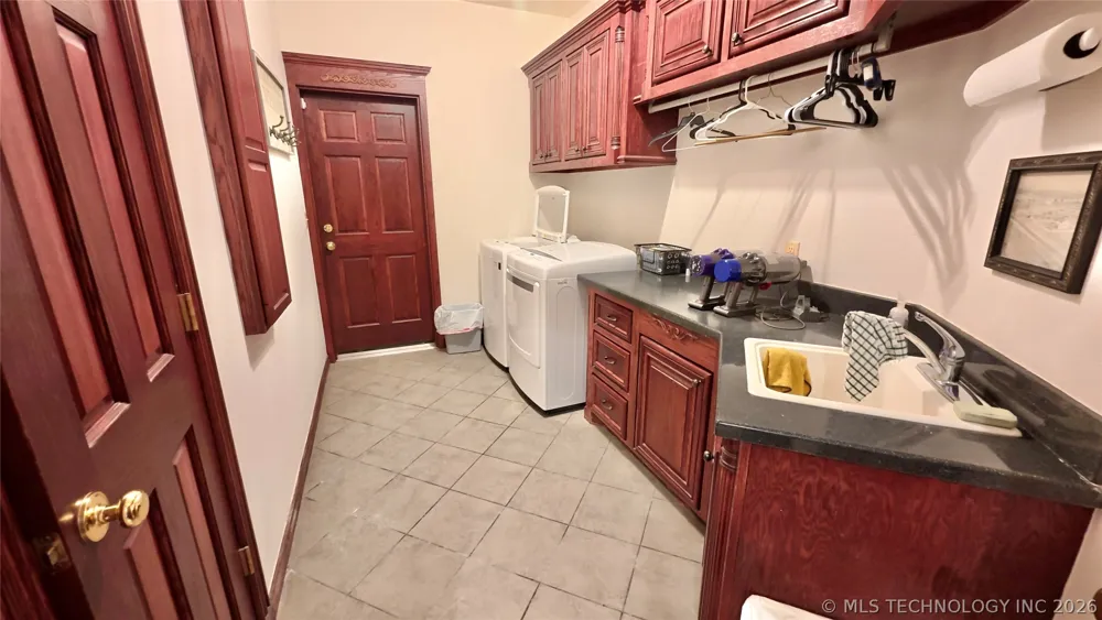 418970 E 1152 ROAD Checotah, OK 74426
