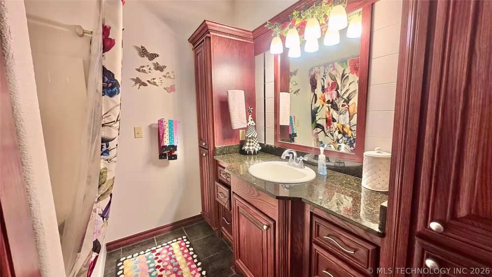418970 E 1152 ROAD Checotah, OK 74426