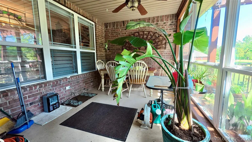 418970 E 1152 ROAD Checotah, OK 74426