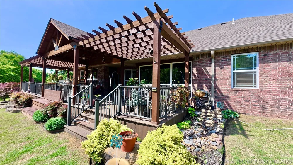 418970 E 1152 ROAD Checotah, OK 74426