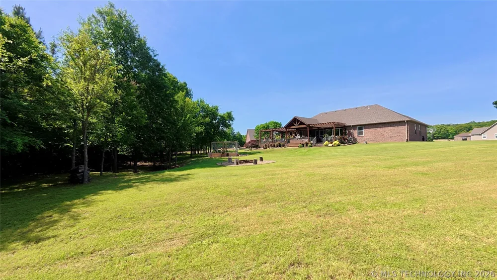 418970 E 1152 ROAD Checotah, OK 74426