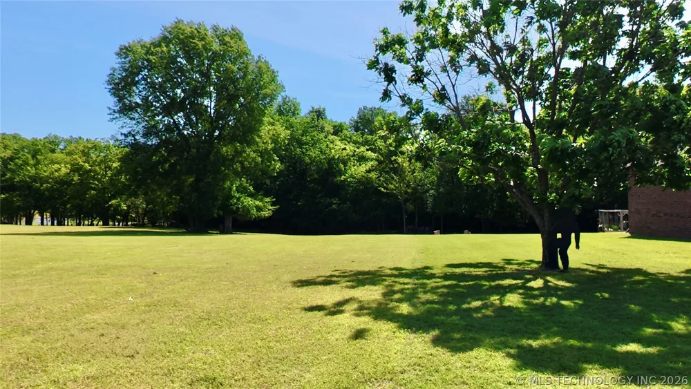 418970 E 1152 ROAD Checotah, OK 74426