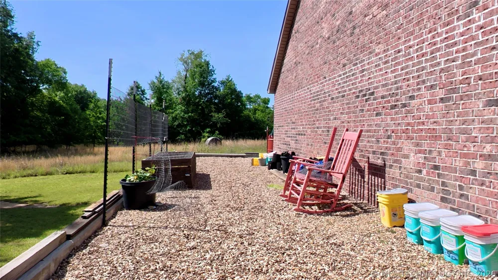 418970 E 1152 ROAD Checotah, OK 74426