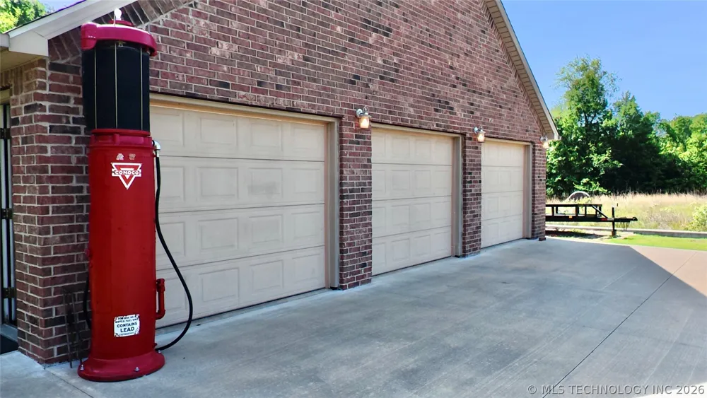 418970 E 1152 ROAD Checotah, OK 74426