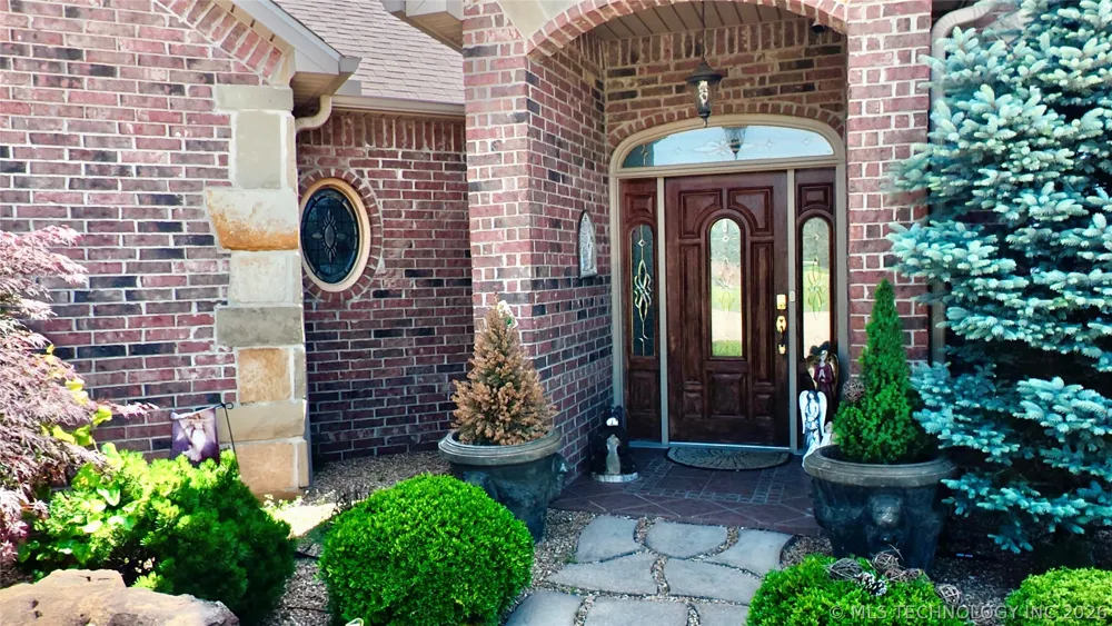 418970 E 1152 ROAD Checotah, OK 74426