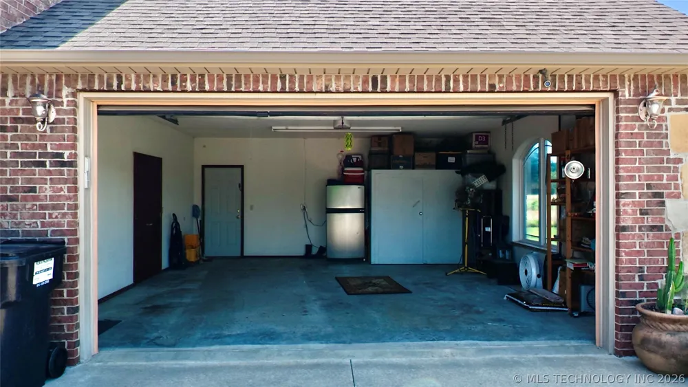 418970 E 1152 ROAD Checotah, OK 74426