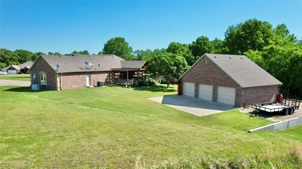 418970 E 1152 ROAD Checotah, OK 74426