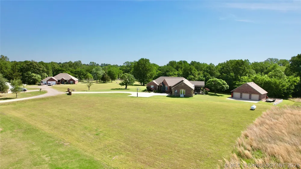 418970 E 1152 ROAD Checotah, OK 74426