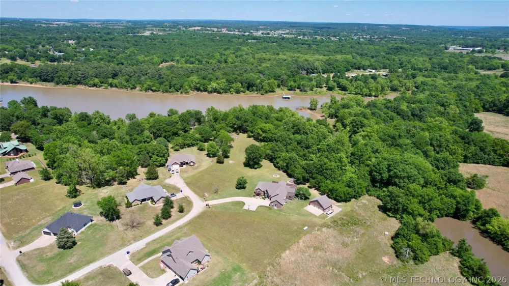 418970 E 1152 ROAD Checotah, OK 74426