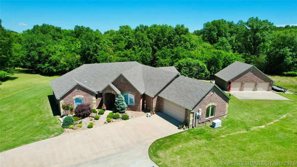 418970 E 1152 ROAD Checotah, OK 74426